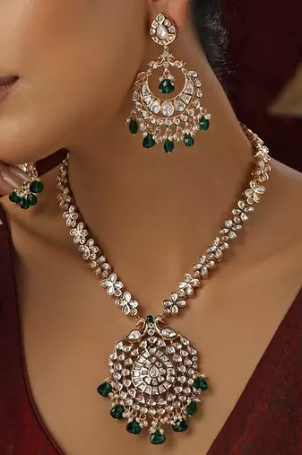 Green polki pendant necklace set