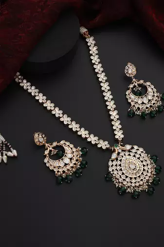 Green polki pendant necklace set