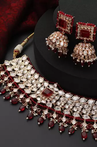 Red polki choker necklace set