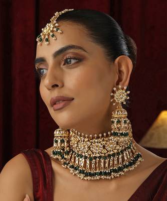 Green polki choker necklace set with maang tikka 2