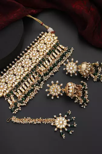 Green polki choker necklace set with maang tikka