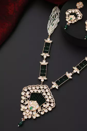 Green polki pendant necklace set