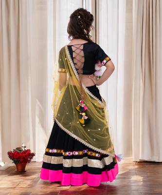 Black phulkari choli with lehenga     navratri special 4
