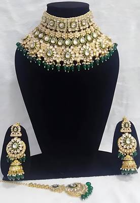 Traditional gold plated kundan bridal choker necklace jewellery set 1