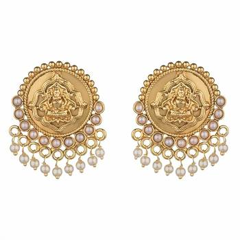 Gold platted studded design traditional necklace with matching earrings jewellery set for women 4