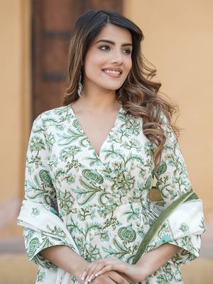 women green and white angrakha kurta pant dupatta set 1