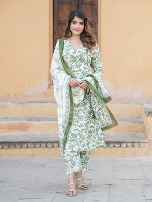 women green and white angrakha kurta pant dupatta set 2