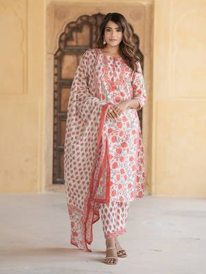 women peach and white straight kurta pant dupatta set 4