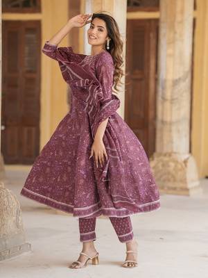 women mauve anarkali kurta pant dupatta set 4