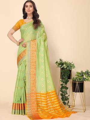 Green Jacquard Cotton Blend Golden Zari Butta Butti Woven Maheshwari Saree With Blouse Piece 1