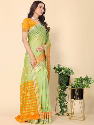 Green Jacquard Cotton Blend Golden Zari Butta Butti Woven Maheshwari Saree With Blouse Piece 2