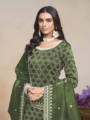 Green embroidered gold crush salwar suit 3
