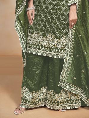 Green embroidered gold crush salwar suit 4