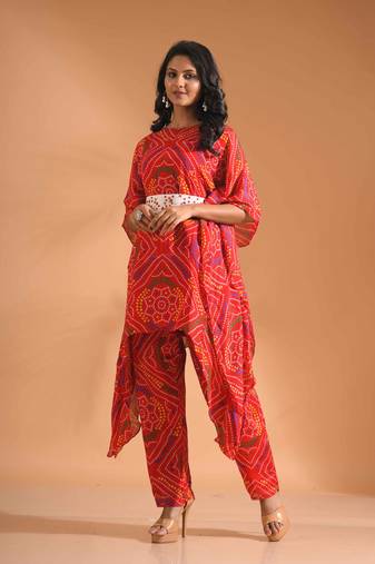 Red kaftan set  with printed