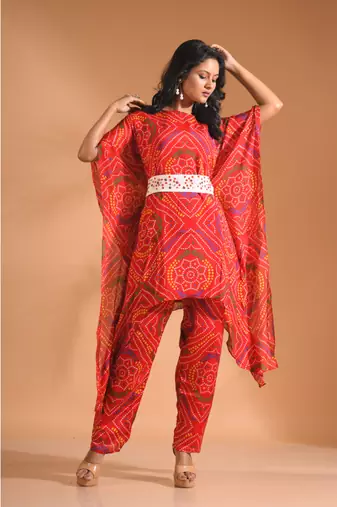 Red kaftan set  with printed