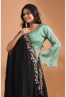Green crop top set with duppata with hand embroidery 3