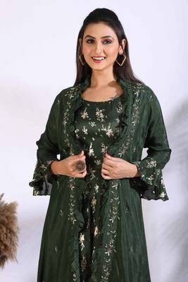 Green long gown with jacket with hand embroidery 2