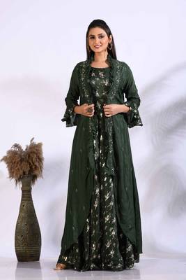 Green long gown with jacket with hand embroidery 3