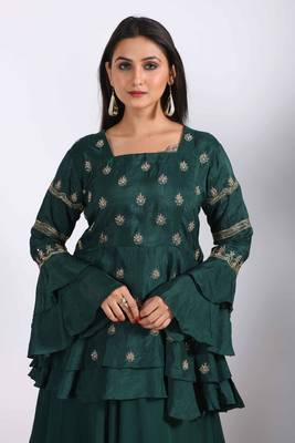 Green long jacket with skirt with hand embroidery 2
