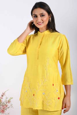 Yellow corset with hand embroidery 2