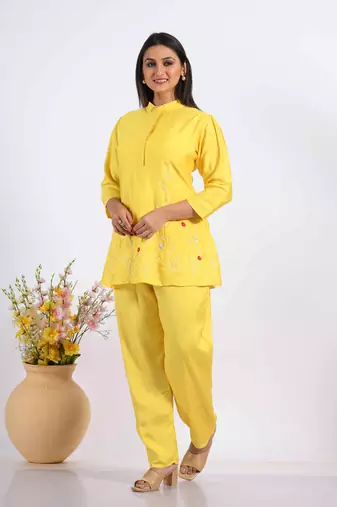 Yellow corset with hand embroidery
