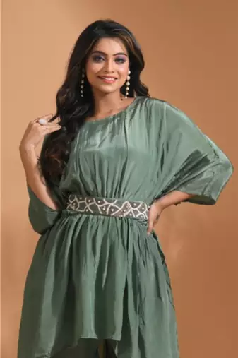 Green kaftan set with pant with printed