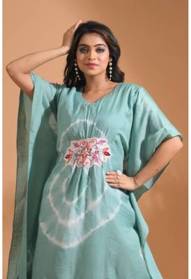 Green  kaftan set with emroidiery with printed 4
