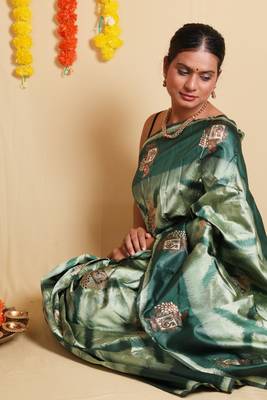 Verdant Temple Motif Cotton Saree with Blouse 1