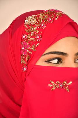 Rani Pink Embroidered Hijab Scarf – Floral Beaded Design, 60×39 cm 3