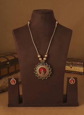 Sunlit Lakshmi Ruby Necklace Set" 5