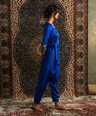 Blue model satin coord set 3