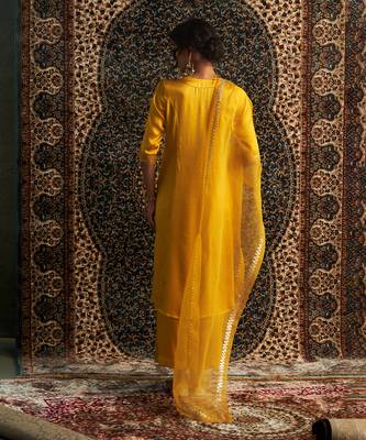 Marigold model satin  kurta set 5