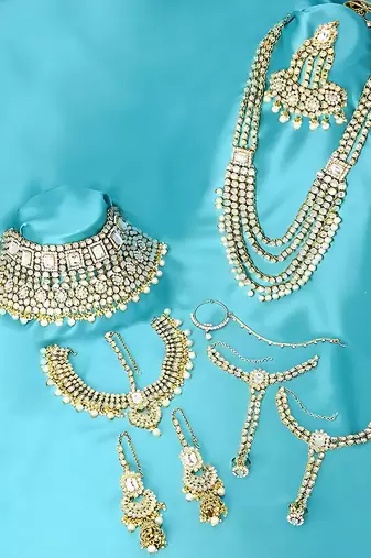 Traditional ethnic indian white kundan dulhan bridal jewellery set for women