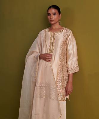 Beige kora silk kurti with bamberg satin pallazo and organza dupatta 4