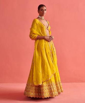 Yellow Lehenga with Bloluse with Organza Dupatta 3