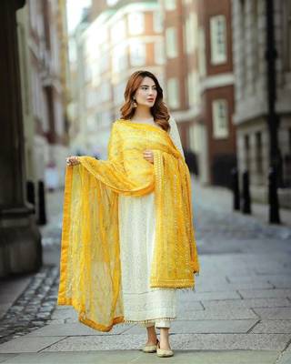 White embroidered faux georgette kurta pant with dupatta 5