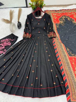 Stitched Black Embroidered Chiffon Kurta Pant Set with Dupatta 2