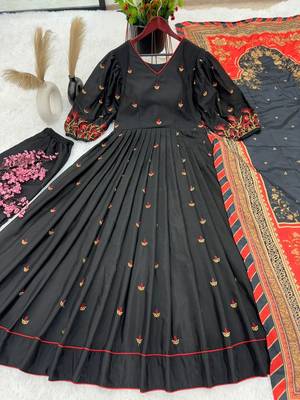 Stitched Black Embroidered Chiffon Kurta Pant Set with Dupatta 4