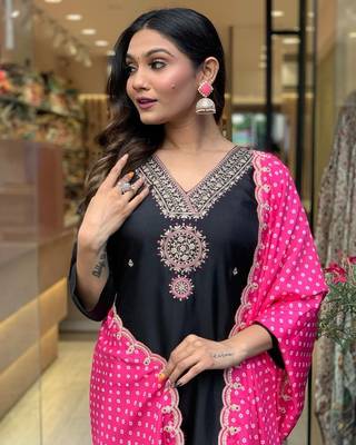 Black embroidered art silk kurta pant with dupatta 2