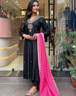 Black embroidered art silk kurta pant with dupatta 3