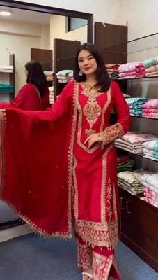 Red embroidered chiffon kurta pant with dupatta 1