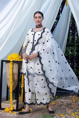 White embroidered cotton kurta pant with dupatta 1