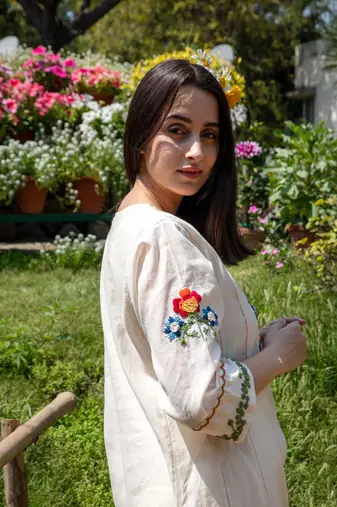 White embroidered cotton  kurta with pant