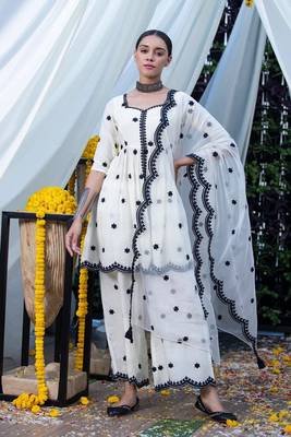 White embroidered cotton kurta pant with dupatta 4