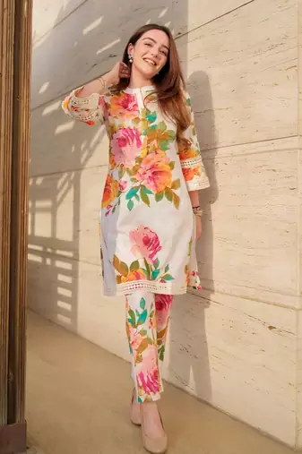 White floral print kurta with pant