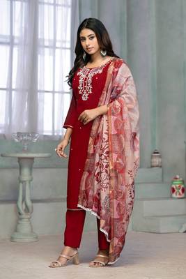 Women's red handwork kurti set with dupatta 2
