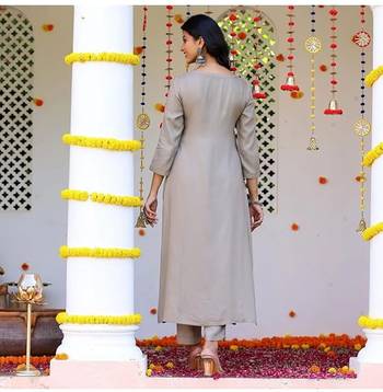 Grey plain blended cotton kurta pant with dupatta 2