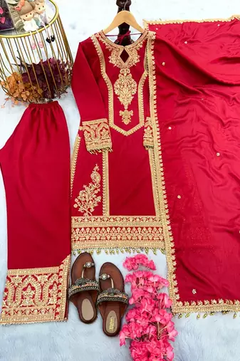 Red embroidered chiffon kurta pant with dupatta