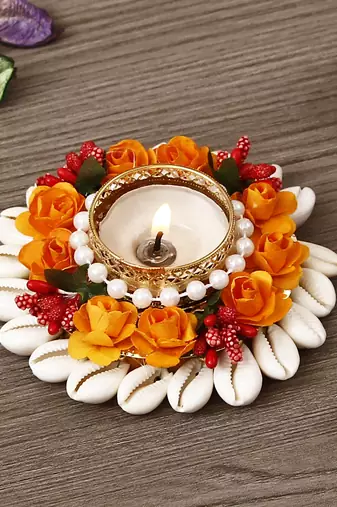 One shells and floral handcrafted round tea light holder