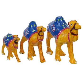 Set of 3 camel statues 3